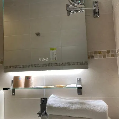 De Charme Equinoxe 2*